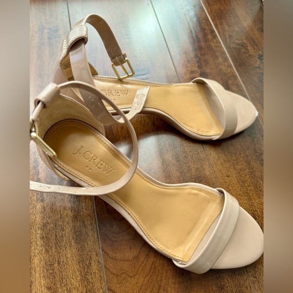 J Crew Tan Patent Kitten Heel Sandals, size 7.5 - Picture 4 of 9